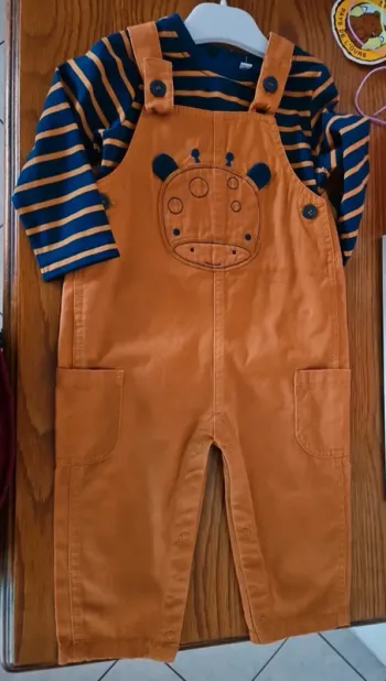Ensemble salopette et pull 18 mois neuf