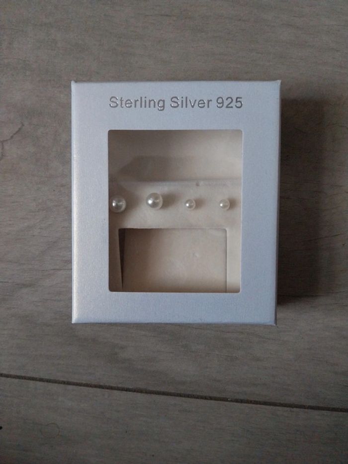 Boucles d'oreilles neuves