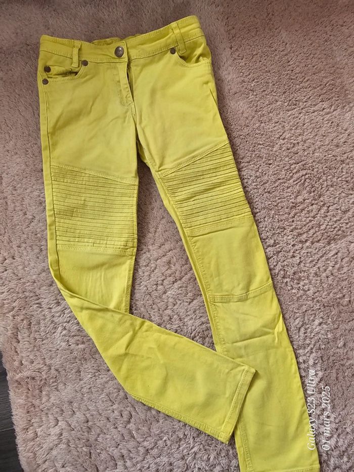 Jeans jaune orchestra 7ans