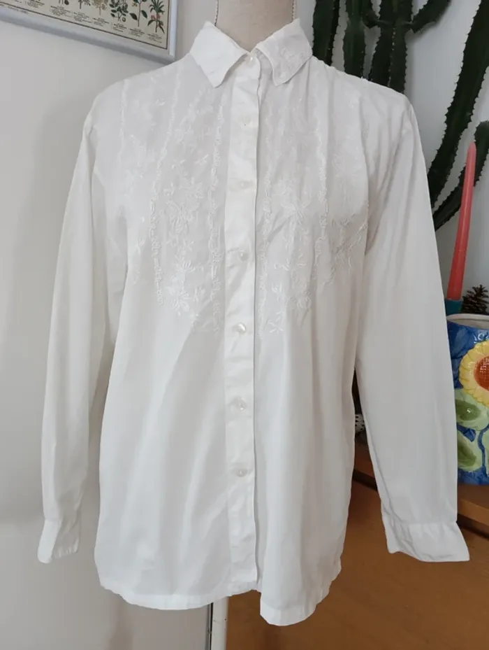 Chemise vintage blanche manches longues 
Brodée - photo numéro 2