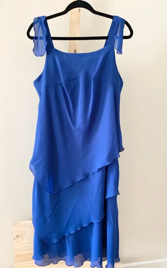 🟦 Robe bleu roi fluide avec étole assortie - Taille 40-42 - photo numéro 3