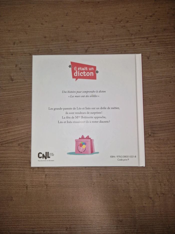 Livre Les murs ont des oreilles - photo numéro 2