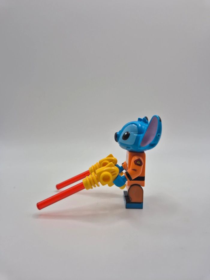 Figurine type lego Stitch Disney - photo numéro 2