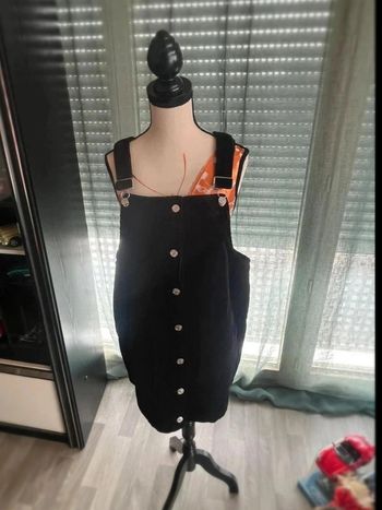 Très belle robe salopette côtelée velours taille  L