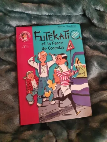 Livre "Futékati" kid pocket 7 ans