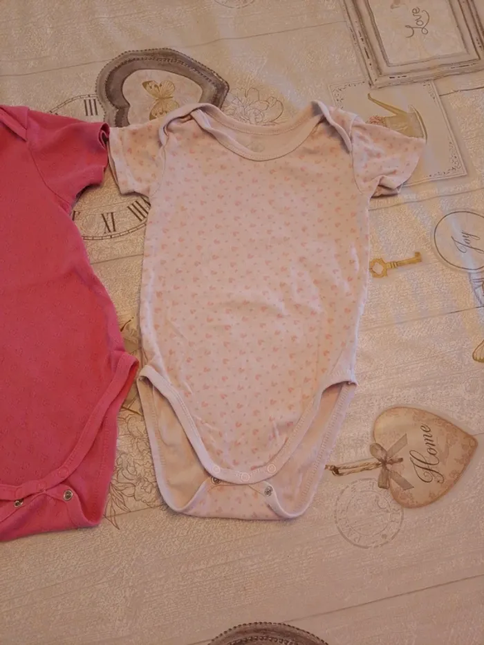 Lot 2 bodies 3 ans - photo numéro 3