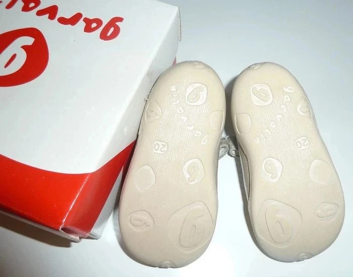 10 € Chaussures Garvalin bébé fille taille 20 - photo numéro 2