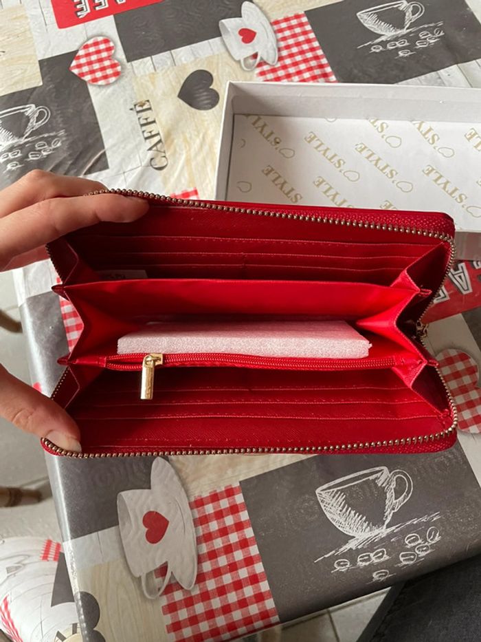 Portefeuille rouge avec nounours - photo numéro 4
