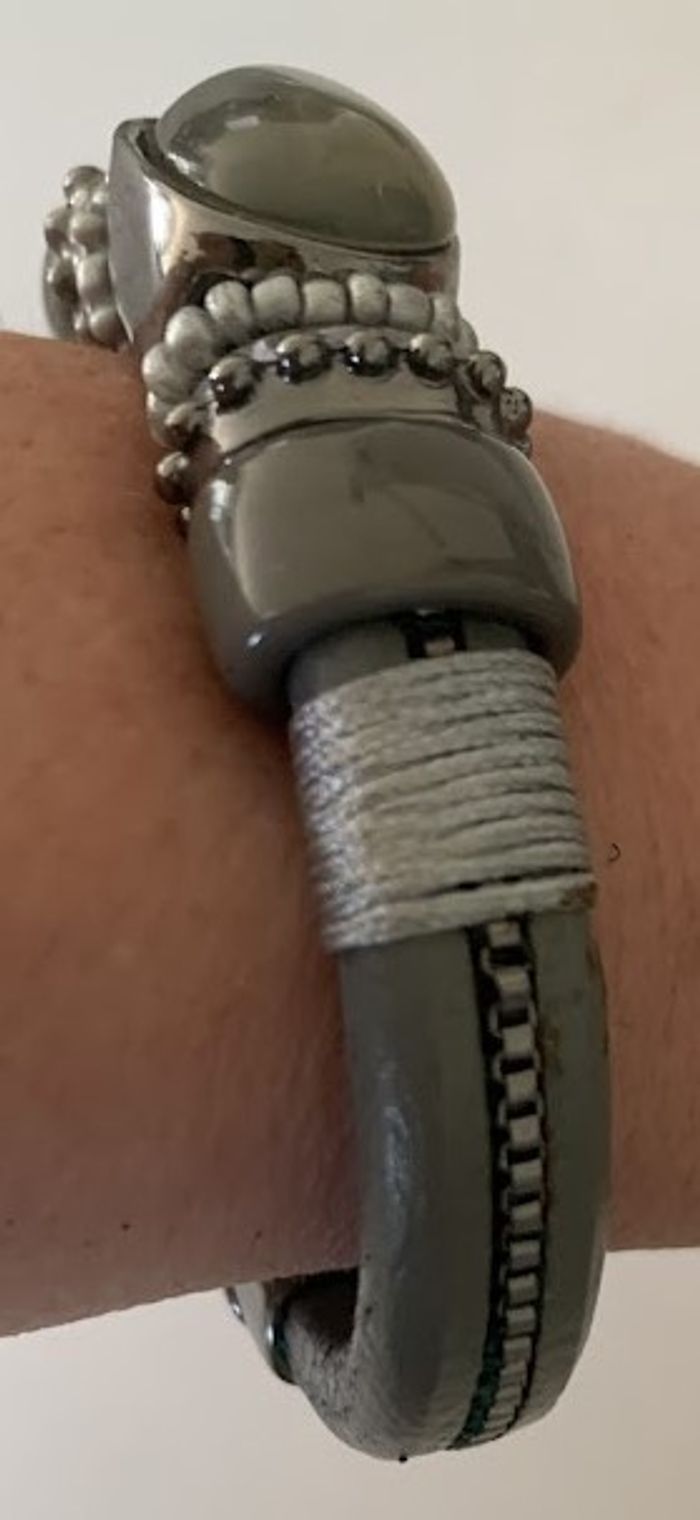 Bracelet homme/femme style urbain gris et perles - photo numéro 4