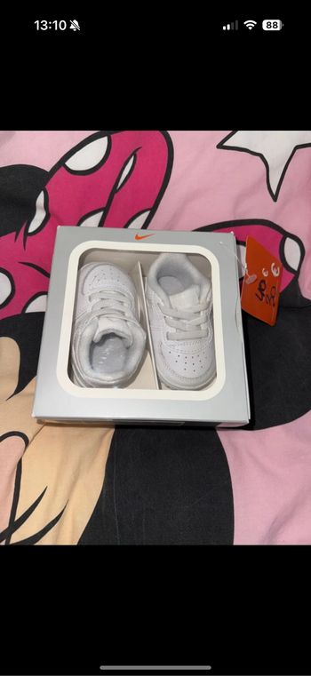 Lot chaussure bébé Nike et Vans taille 17