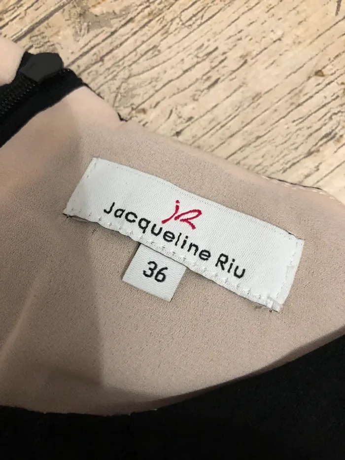 Robe chic noire en dentelle - photo numéro 8