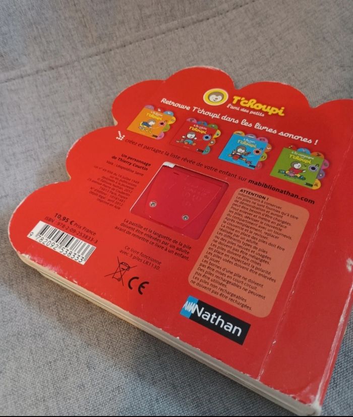Livre sonore a la crèche avec T'choupi (piles neuves ) - photo numéro 3
