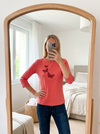 Haut corail motif papillons manches 3/4 strass coupe ajustée taille S