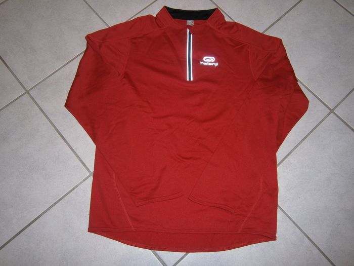 Tee-shirt ML sport rouge DECATHLON Taille S - photo numéro 1