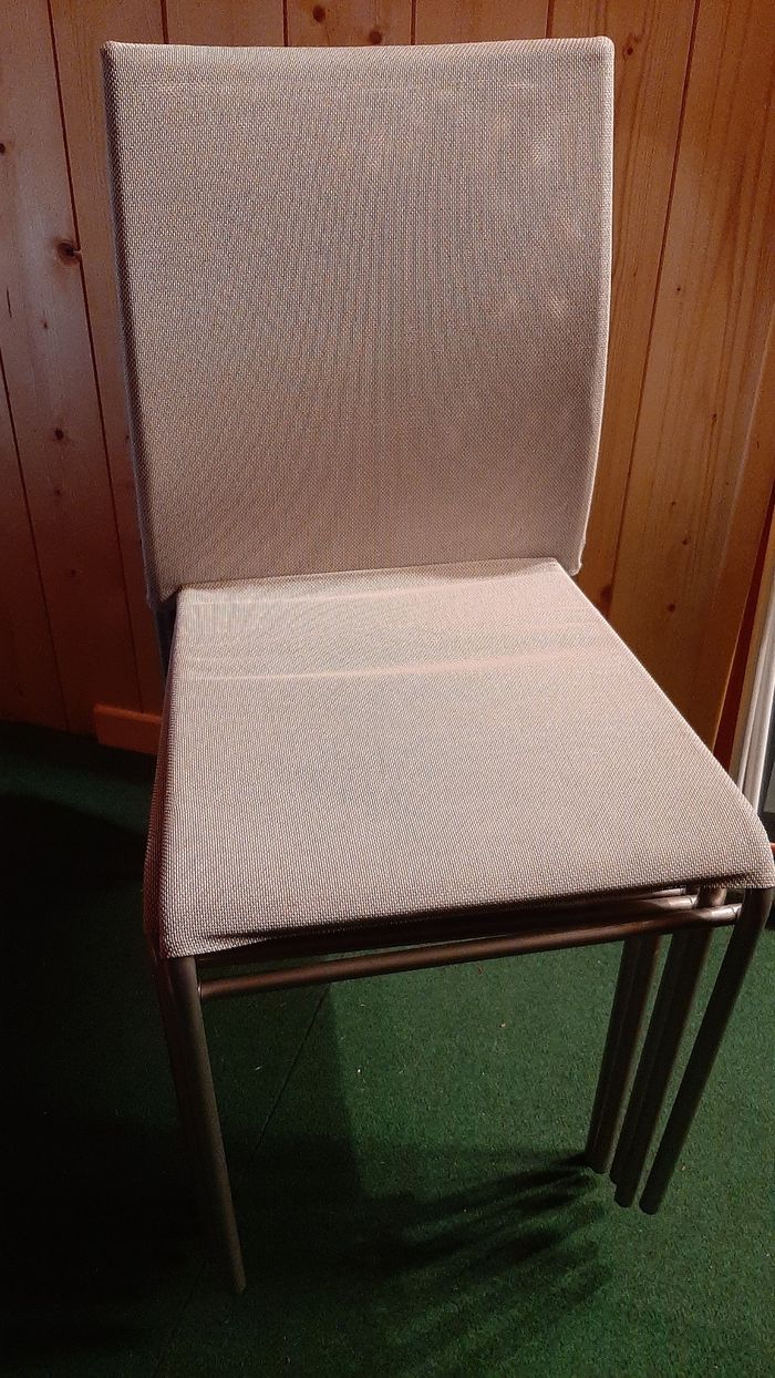 Lot de 5 chaises empilables