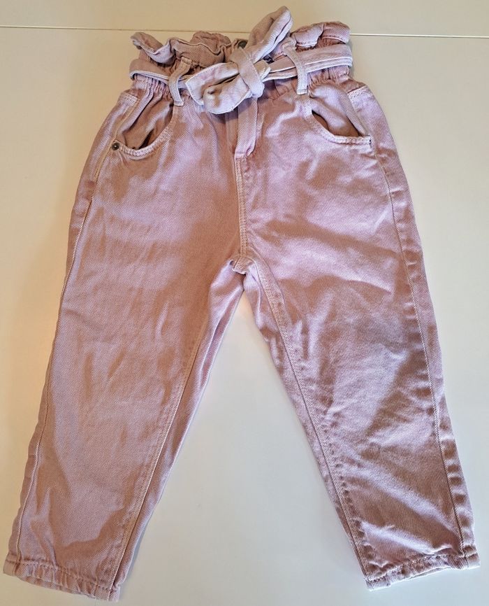 Lot de 2 pantalons fille 4 ans TBE - photo numéro 4