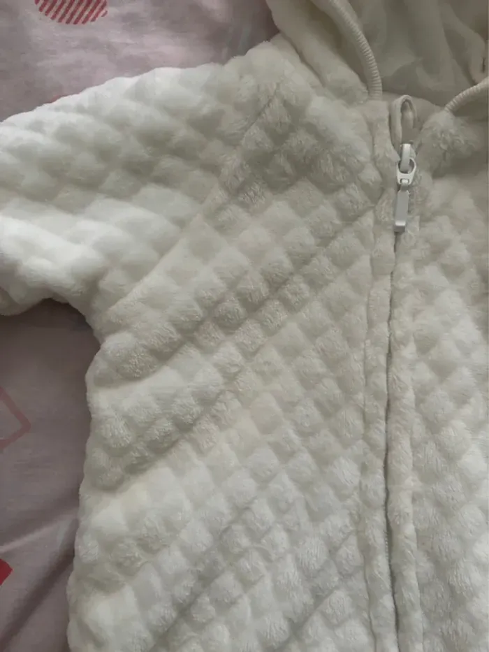 Combinaison velours - taille 0 à 1 mois - photo numéro 2