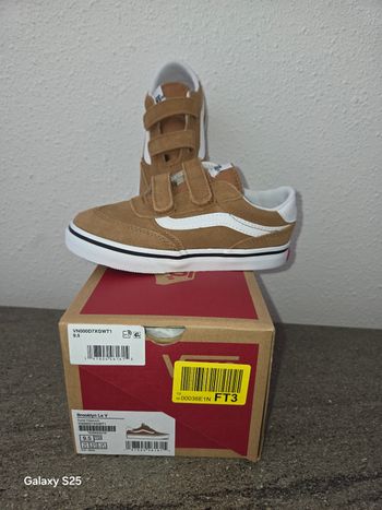 Baskets  garçon à scratch Vans neuves