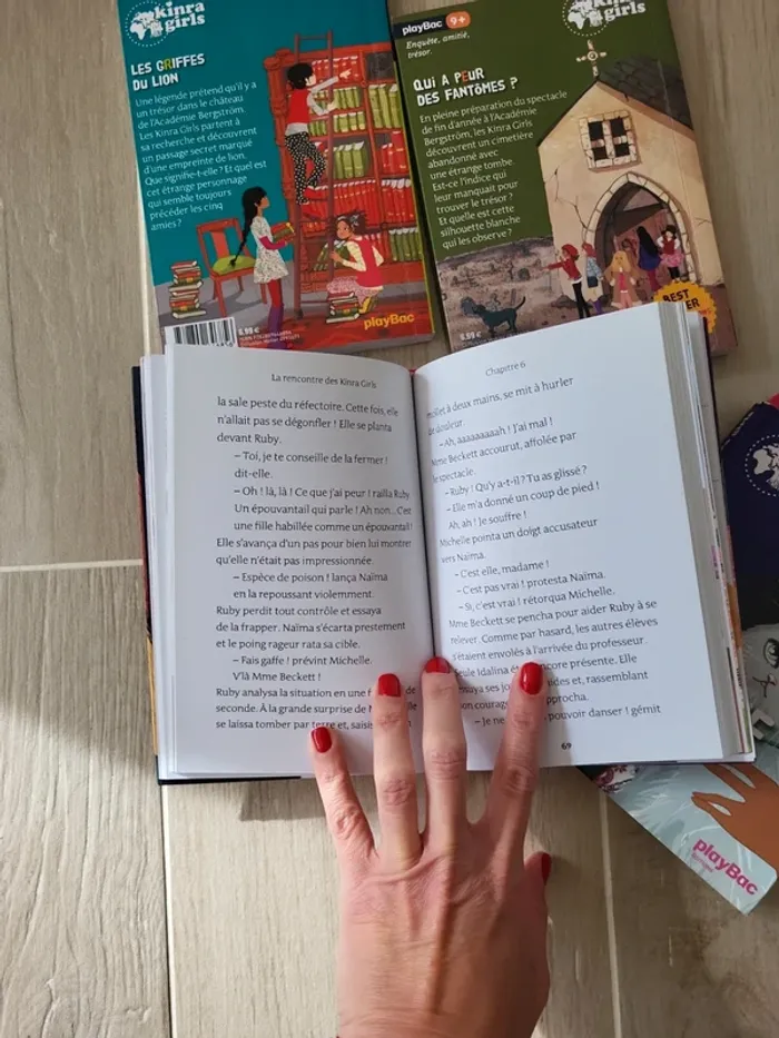 Lot livres Kinra girls - photo numéro 5
