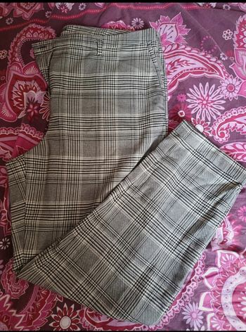 Pantalon rayée carreaux gris violeta parfait état tartan noir et blanc