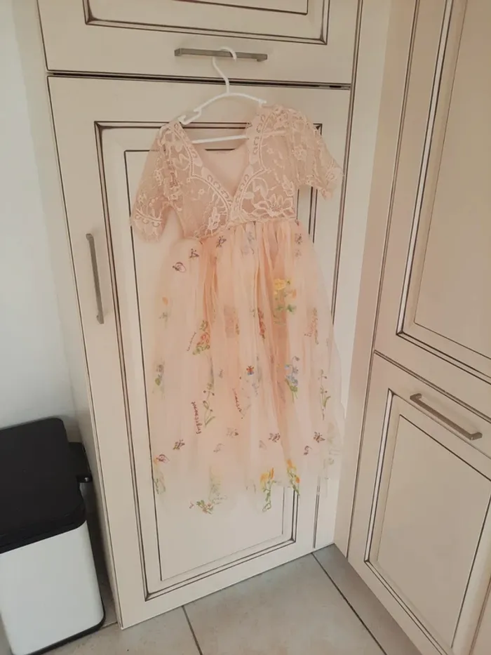 Robe tulle fleurs brodées et dentelle. Demoiselle d'honneur - photo numéro 4