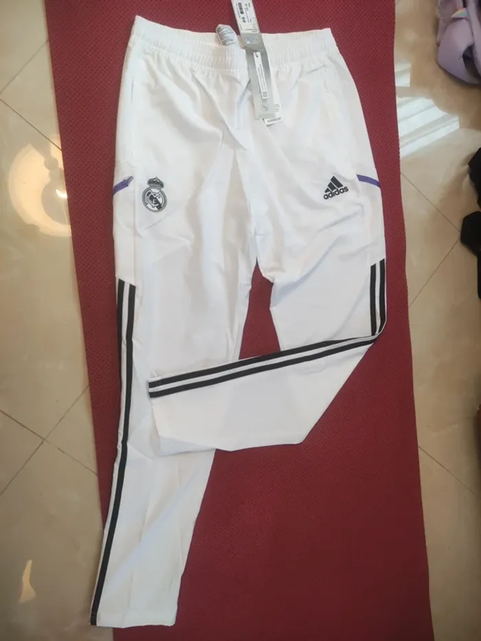 Pantalon de foot Real Madrid, Adidas Authentique Officiel taille enfant 15/16 ans, Neuf