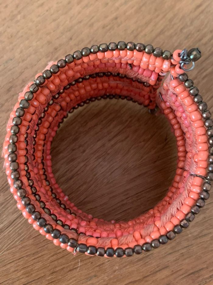 Manchette à perles corail et bronze - photo numéro 2