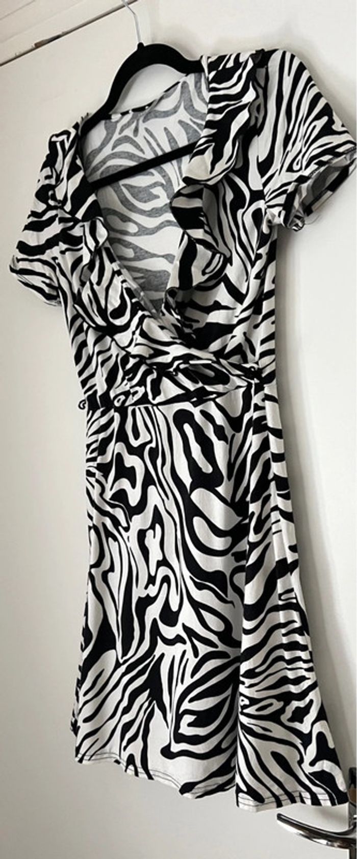 Robe courte zébré taille 38-40 - photo numéro 5