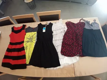 Lot de 6 robes fille 12 ans dont une neuve