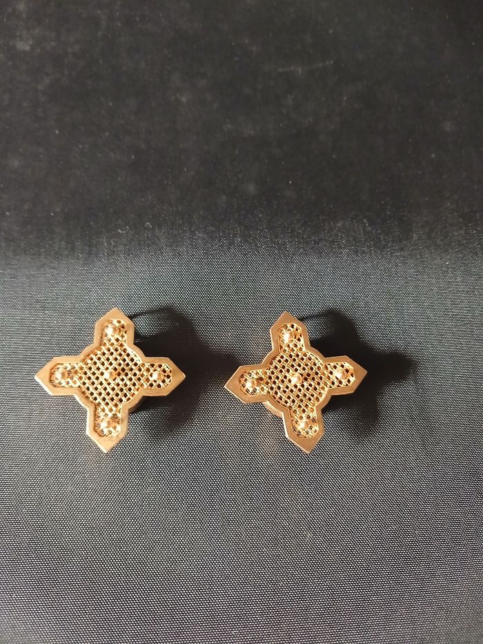 2 Pendentifs doré croix aimanté - photo numéro 1