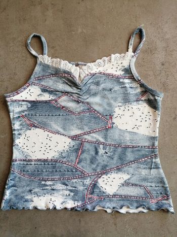 débardeur bleu et blanc