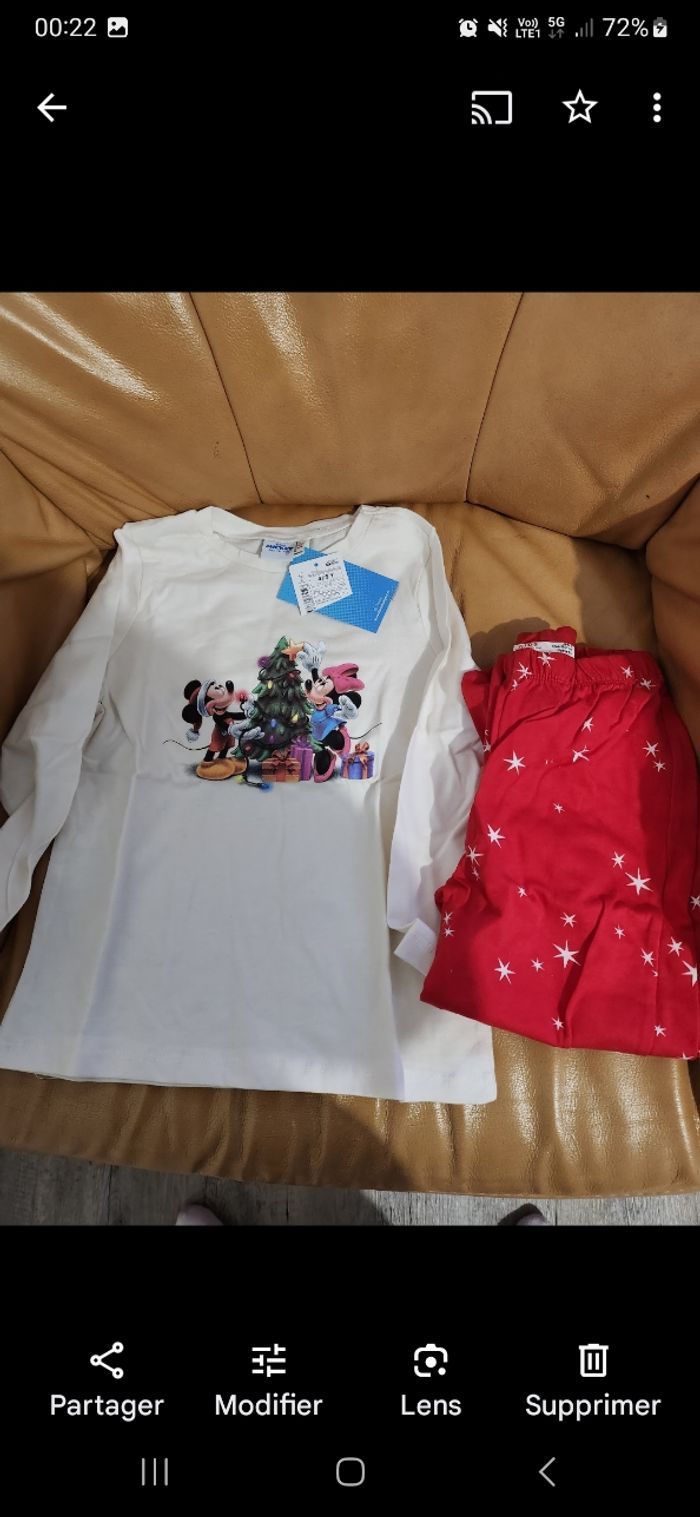 Vend pyjama 4/5 ans