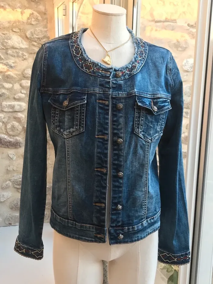 Veste en jean vintage col broderie brodée fantaisie - photo numéro 2