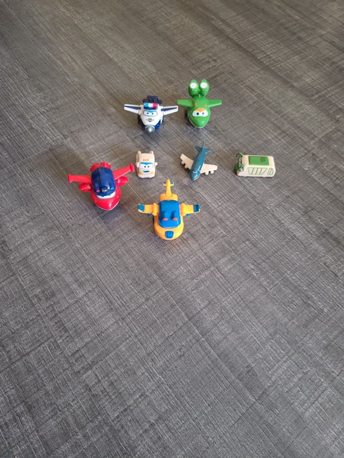 Lot figurines superwings