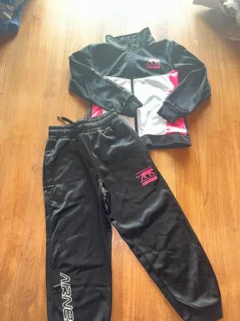 Ensemble jogging airness 6 ans fille