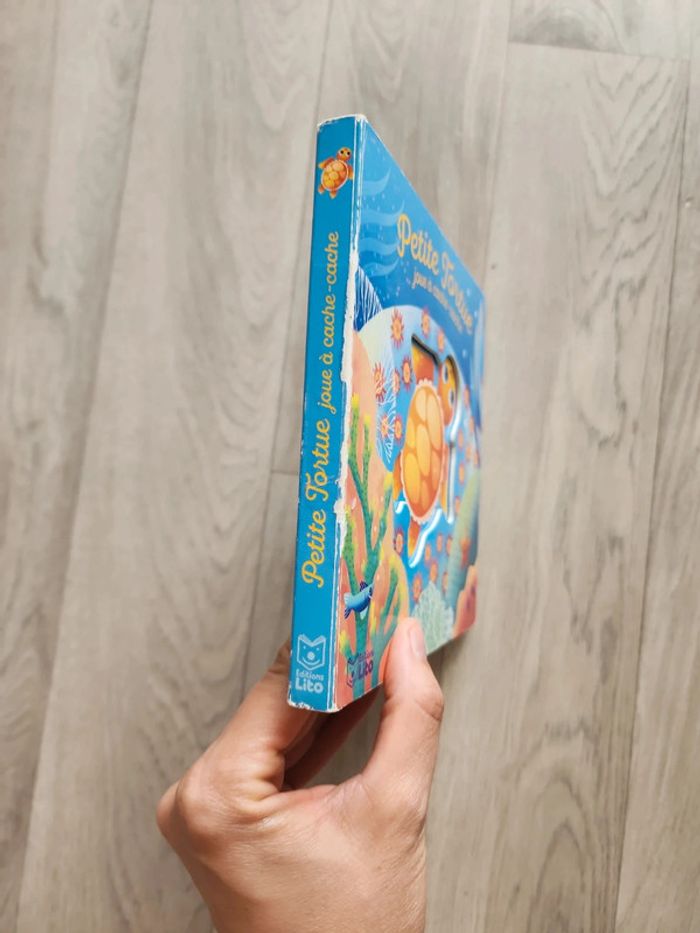 Livre petite tortue joue à cache cache - photo numéro 2