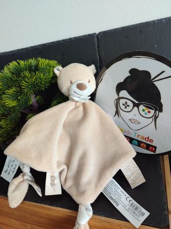 Doudou plat Ours beige blanc mes petits amis de la savane Bout'chou Monoprix