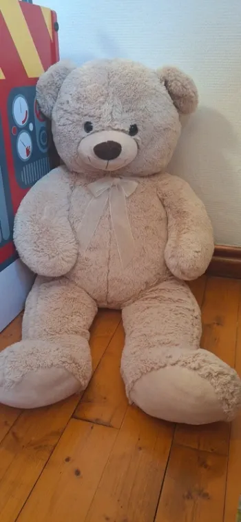 Grand ours en peluche beige tout doux