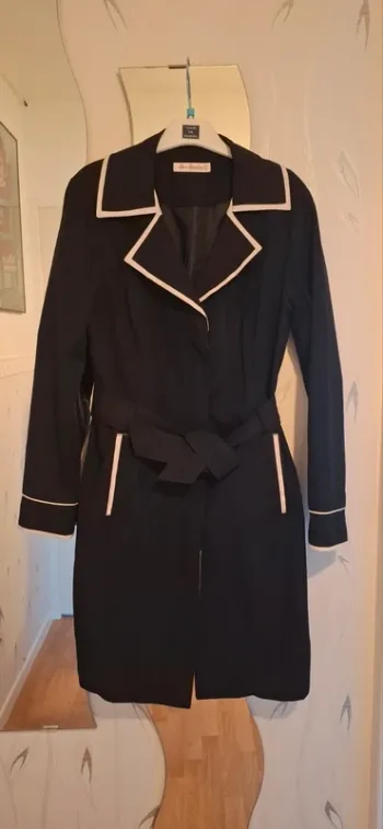 Trench anne Weyburn