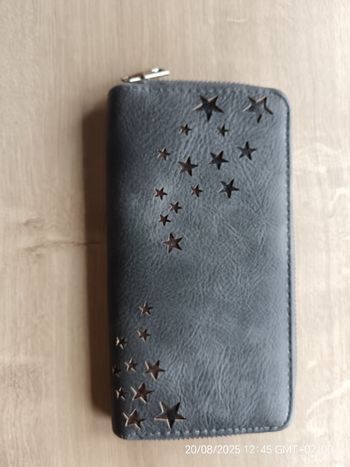 Portefeuille gris étoiles