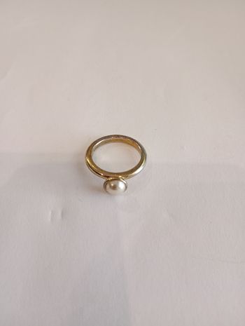 Bague dorée perle