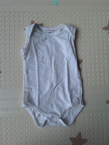 Body manches courtes 62/68cm (3-6 mois environ)