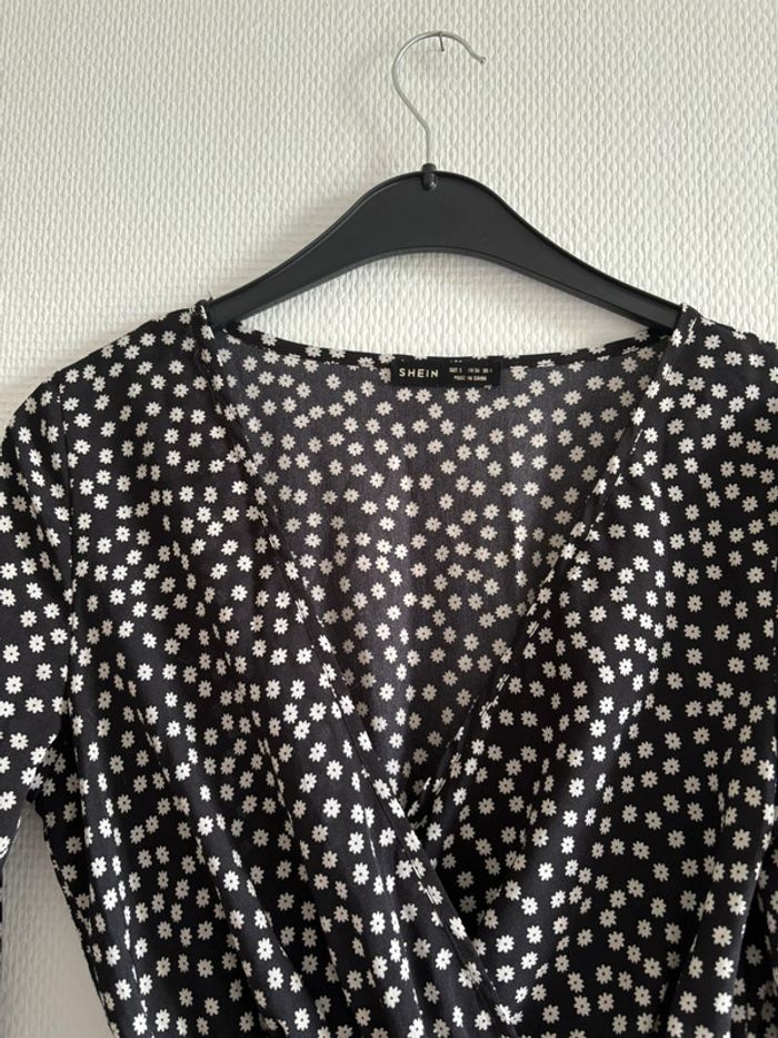 Robe à fleurs - photo numéro 3