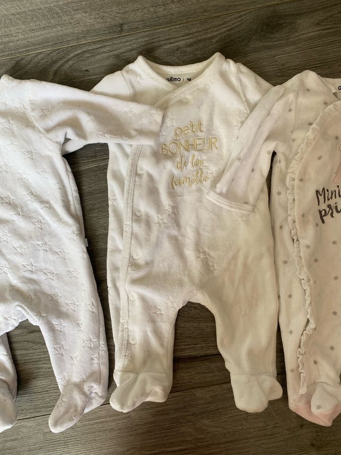 Lot de 3 pyjamas 1 mois - photo numéro 3