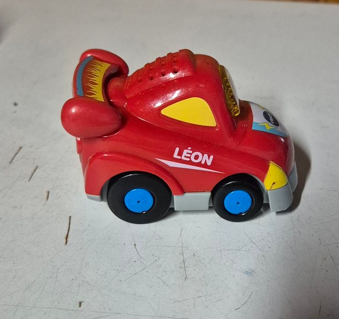 Voiture de course tutut bolide Léon super champion vtech - photo numéro 3