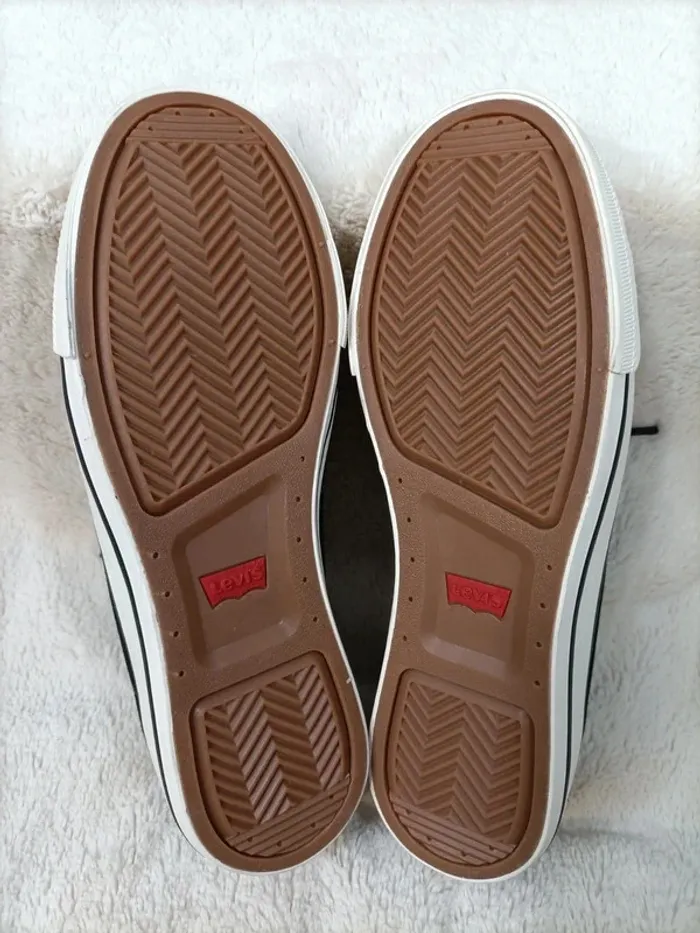 Baskets Levi's grises foncées taille 39 - photo numéro 6