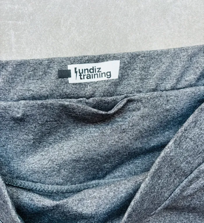 Magnifique leggings gris Undiz L neuf - photo numéro 3