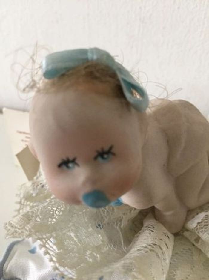 Poupon de porcelaine - photo numéro 6