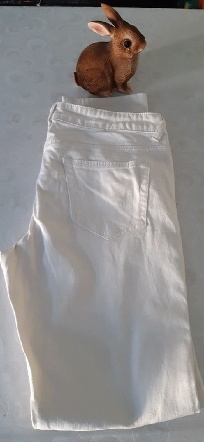 Pantalon écru/ crème taille 40