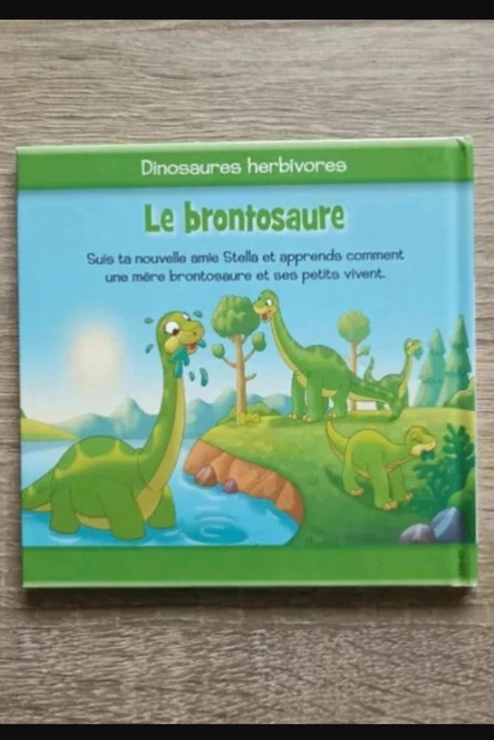 livre Dinosaures herbivores Le brontosaure éditions atlas Très bon état - photo numéro 2
